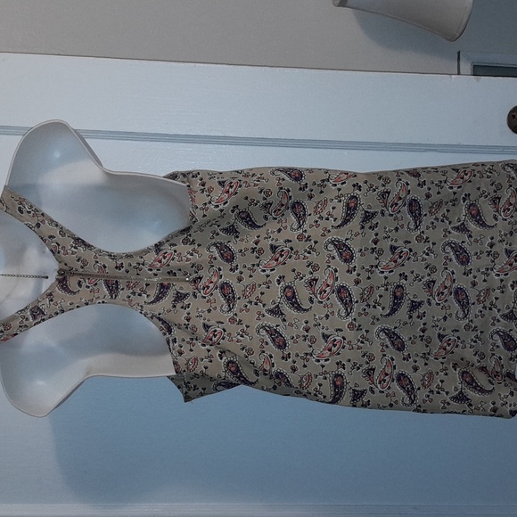 Forever 21 T-back paisley sleeveless top size small. - Picture 2 of 7